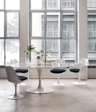 Saarinen Tulip Chair 3 sq 947x1400